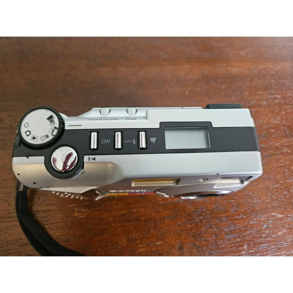 Digitrex Digital Camera Unisex OS Silver DSC-2100 2.1MP 4X Zoom Vintage Case
